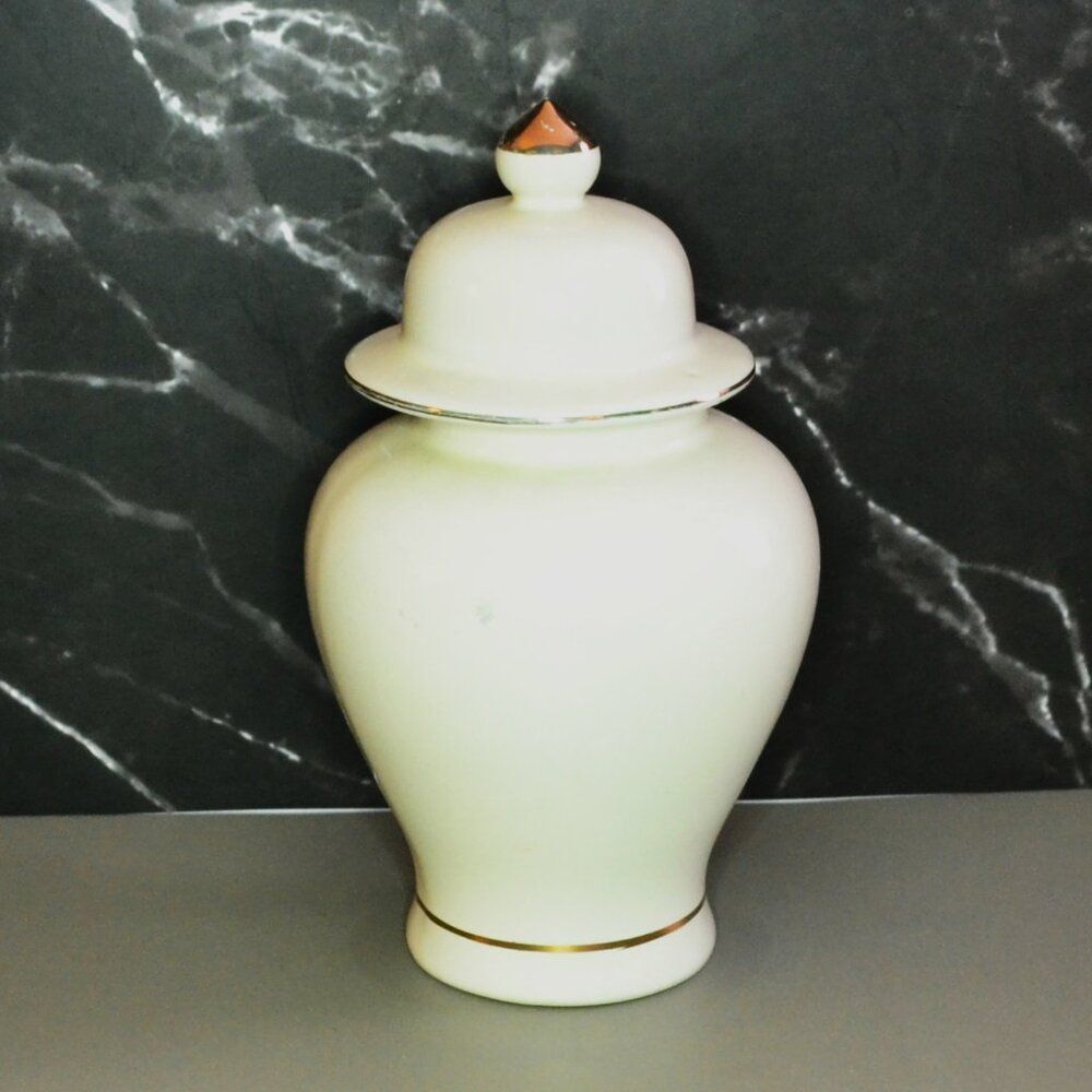 Vintage Porcelain Ginger Jar Japan Peacocks Flowering Tree Home Decor - Picture 4 of 7